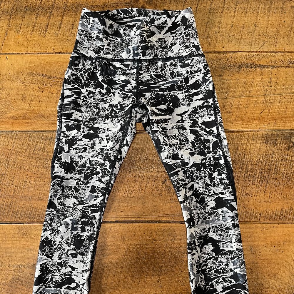 Women's Lululemon Black White Abstract Pattern Leggings Mesh 4